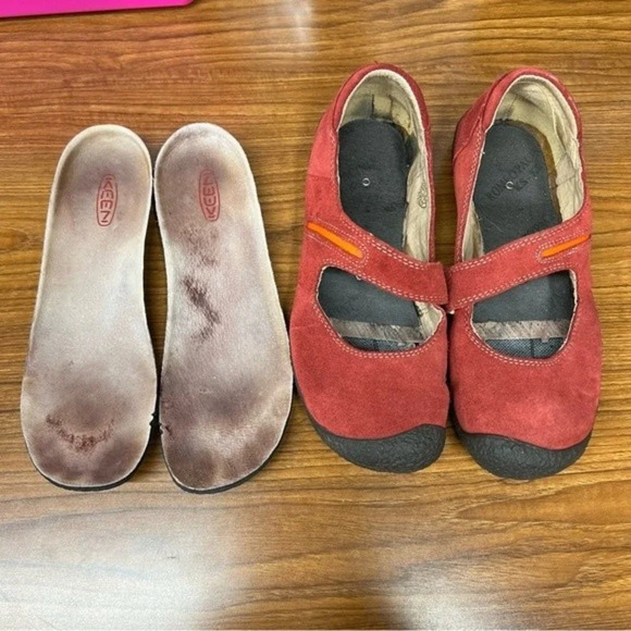 Keen Red Mary Jane Shoes Size 6 - Picture 9 of 10